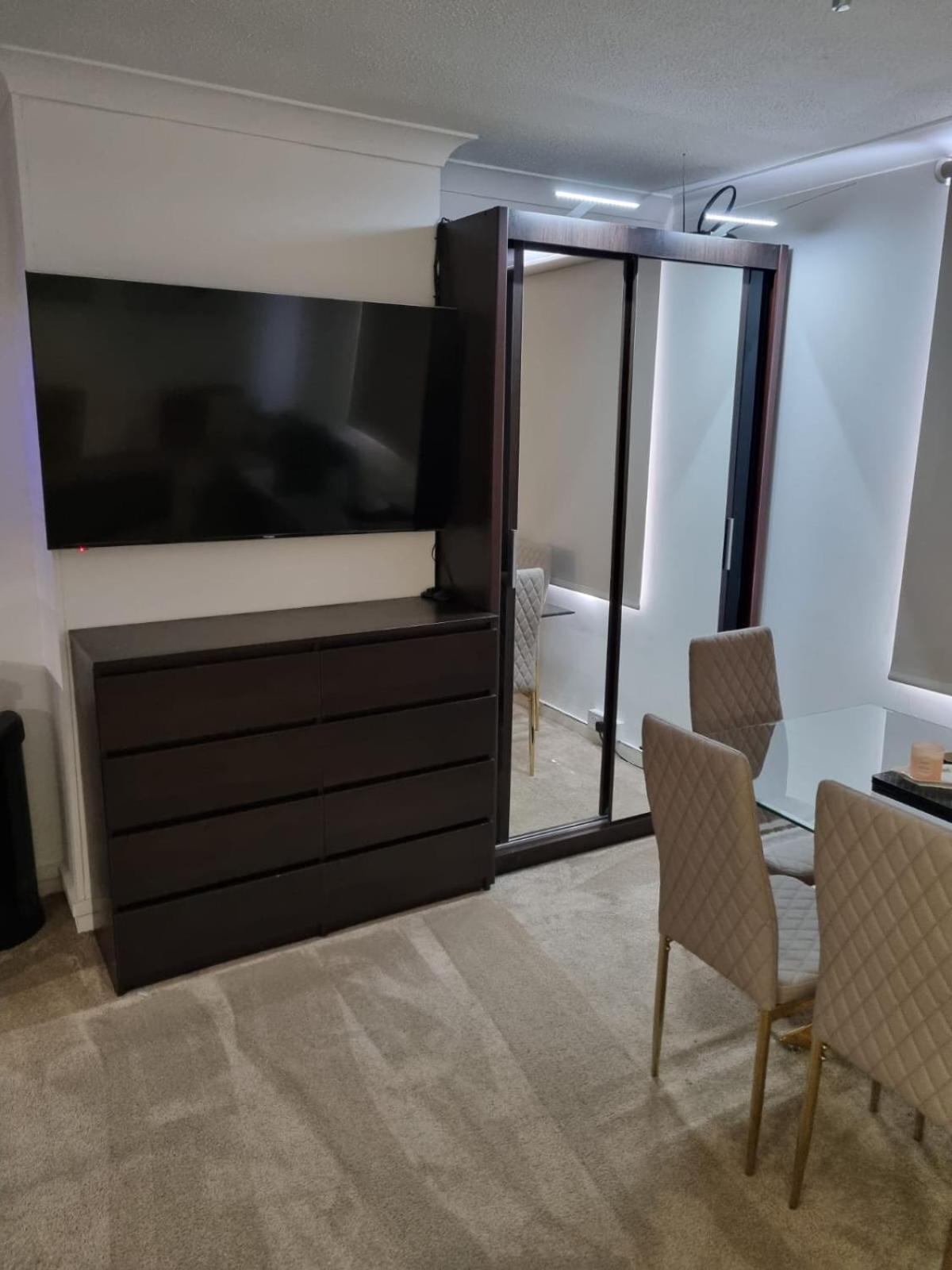 Stylish London Apartment & Free Parking 외부 사진